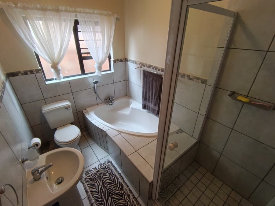 3 Bedroom Property for Sale in Waterval East North West